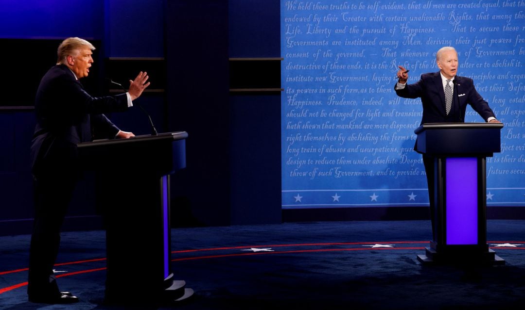 Donald Trump y Joe Biden durante el primer debate presidencial.