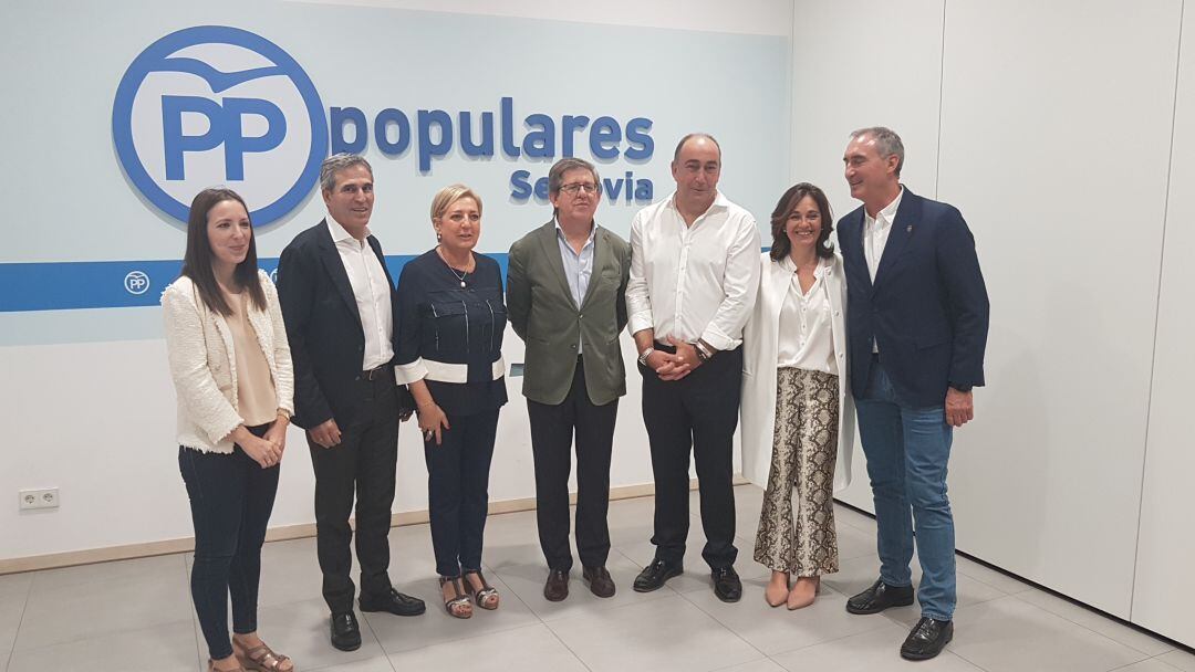 Candidatos del PP a las elecciones generales con el director de campaña Miguel Angel de Vicente y el delegado Territorial de la Junta, José Mazarías