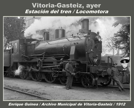 LOCOMOTORA EN LA ESTACIÓN DE TREN. 1912