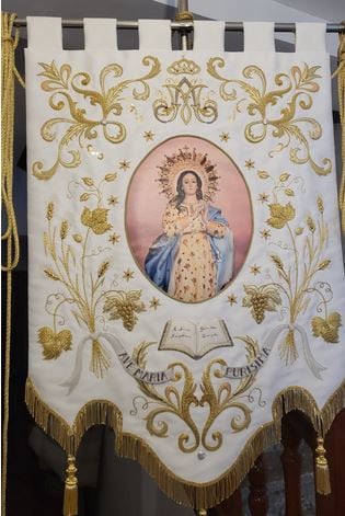 Estandarte de la Inmaculada donado por Maica Montalvo Garrido.