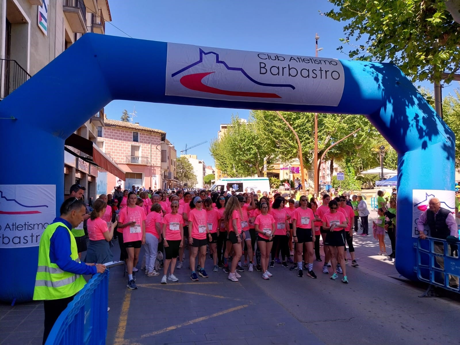 Participantes en la carrera de la mujer, Foto: CA Barbastro