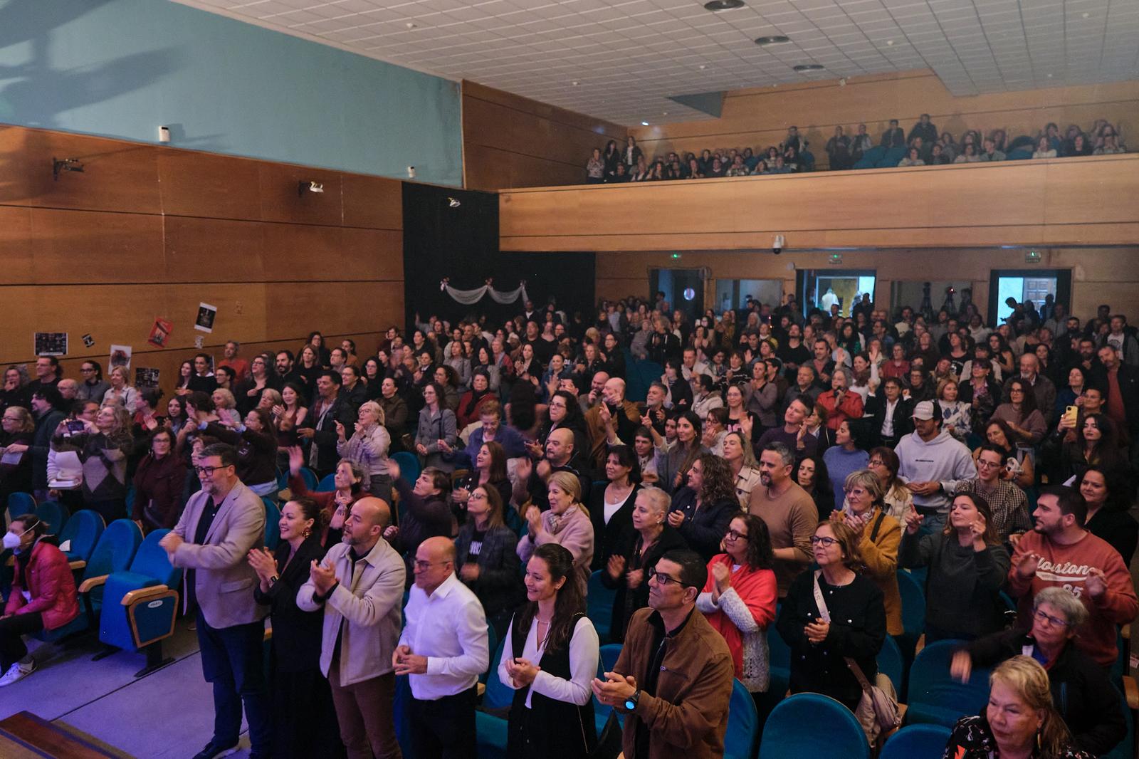 Público asistente a la XVIII Semana Cultural del Teatro de San Bartolomé, en Lanzarote.