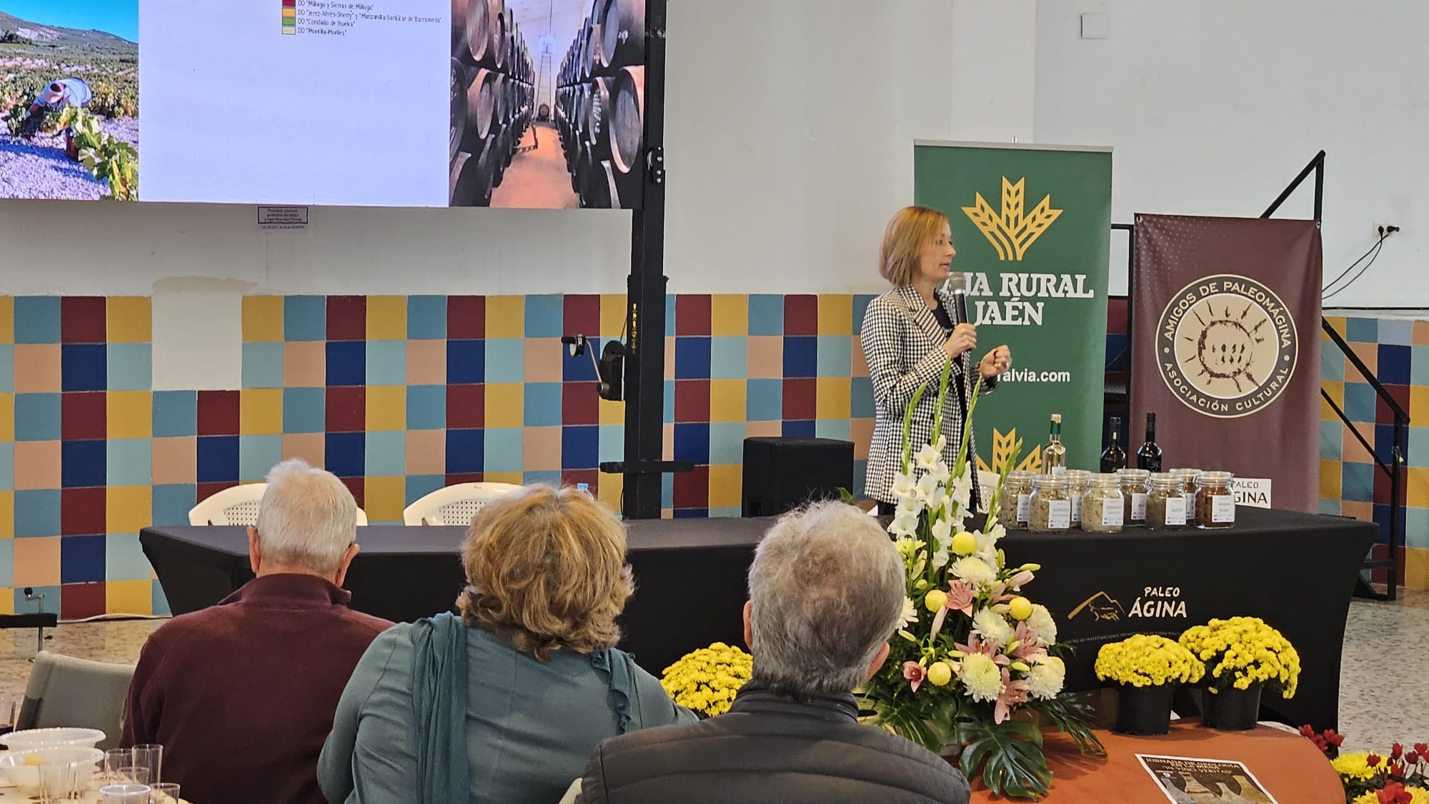 Pilar Ramírez Pérez (IFAPPAA Cabra-Córdoba) durante su ponencia sobre los vinos Montilla- Moriles