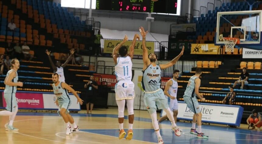 L'equip menorquí va dominar àmpliament el darrer partit de pretemporada.