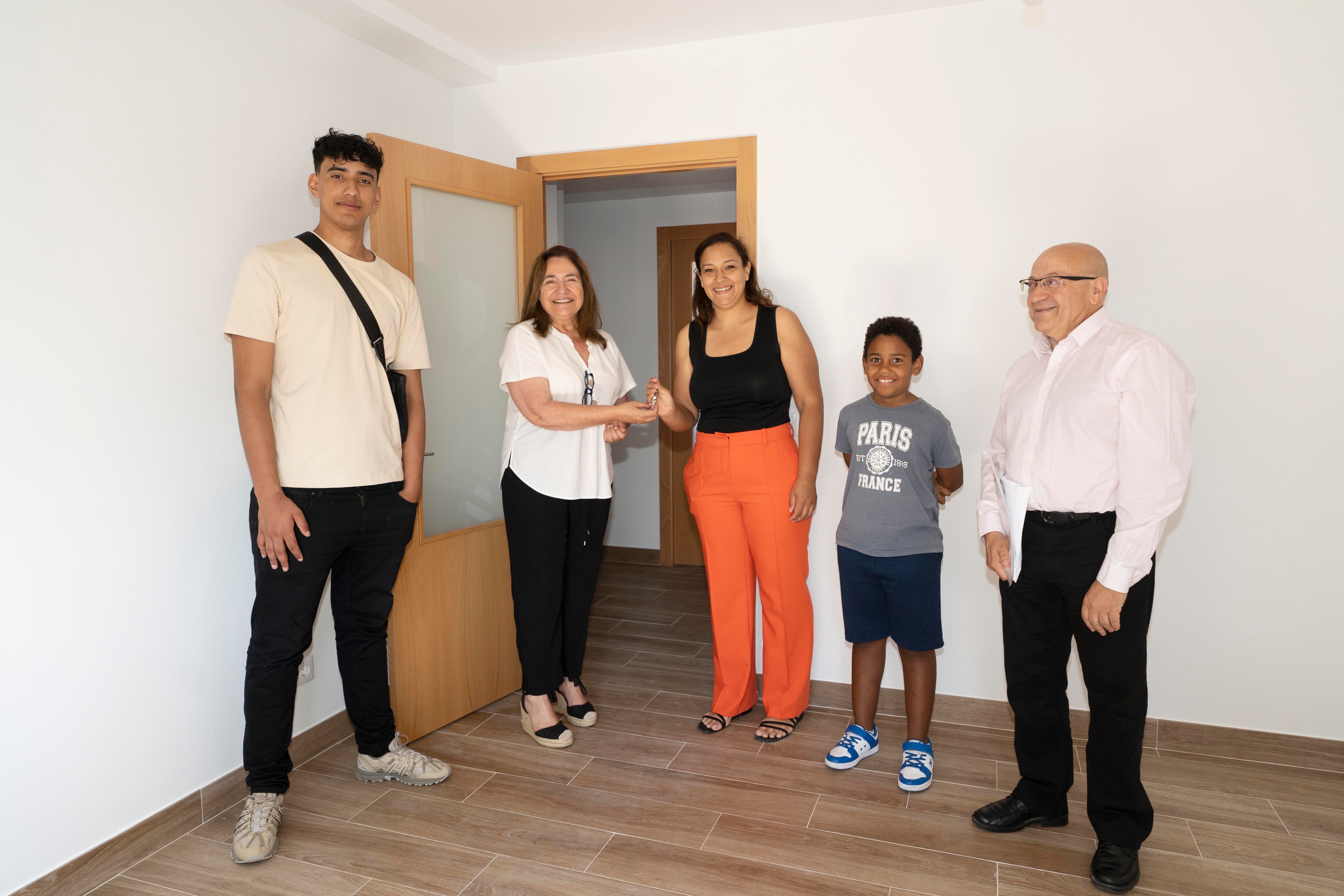 Entrega llaves en piso reformado avenida galicia