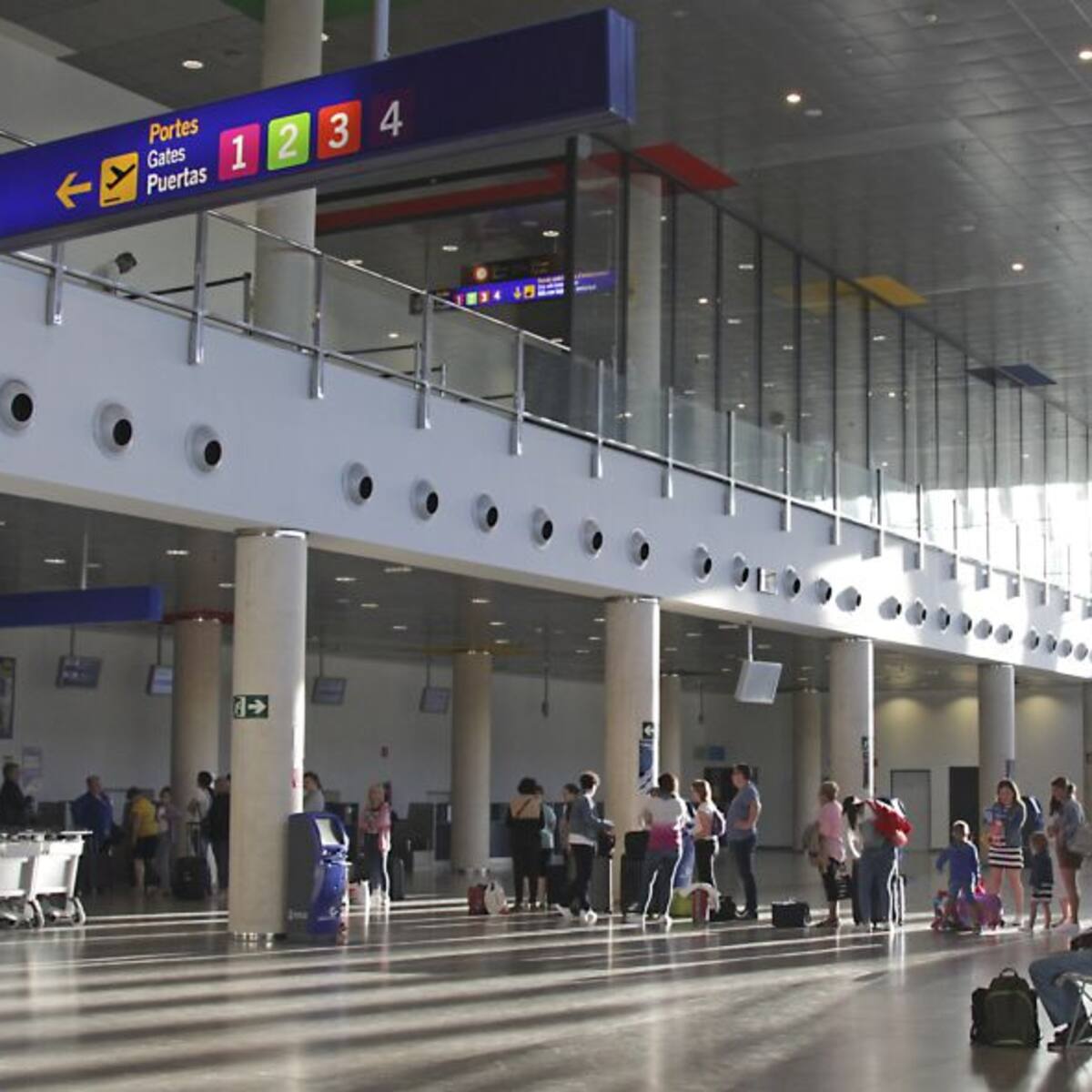 El Gobierno considera que se debe convocar un concurso público para elegir un nuevo gestor del aeropuerto