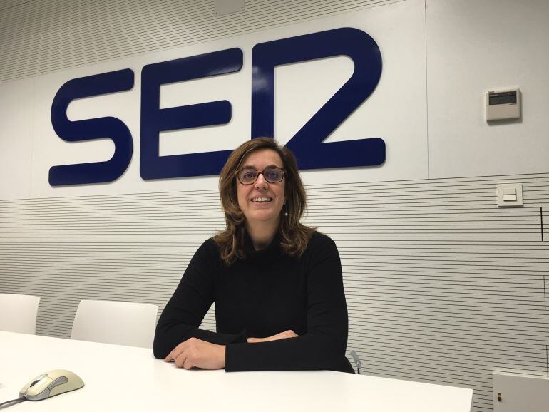 La Presidenta de la Diputación, Ángeles Armisén, en los estudios de la SER en Palencia