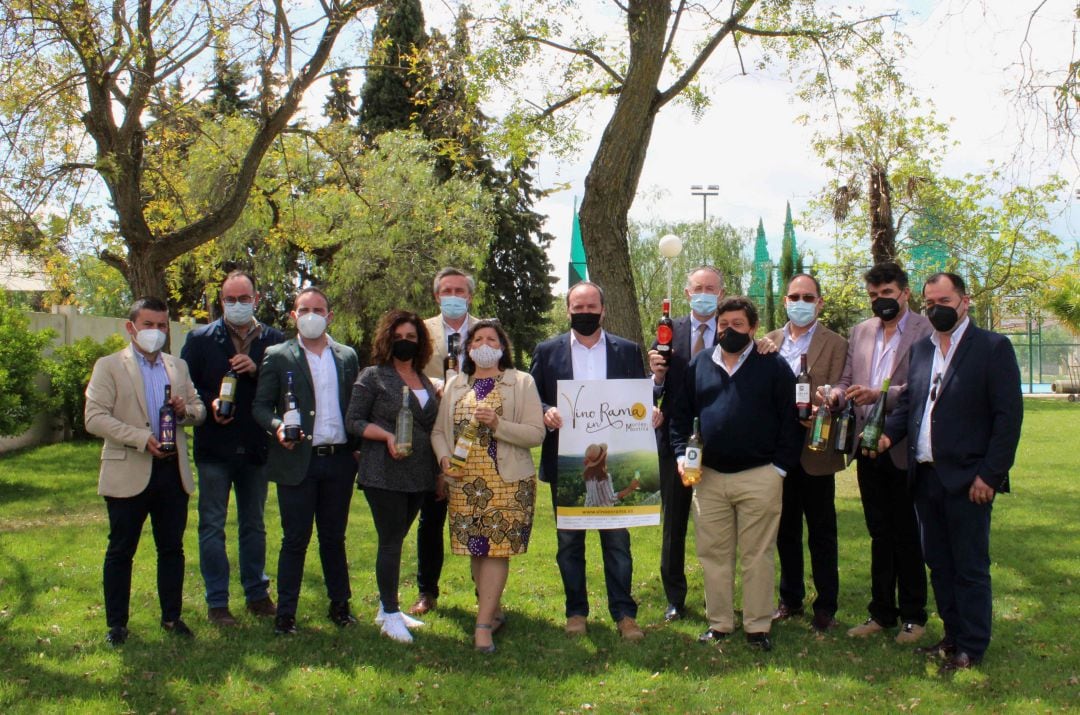 Presentación de la iniciativa de once lagares y bodegas de Montilla-Moriles para poner en valor el vino en rama