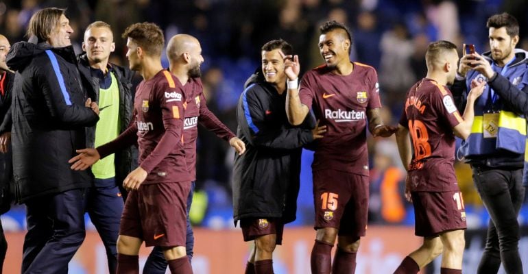 Los jugadores del Barcelona celebran el título de Liga