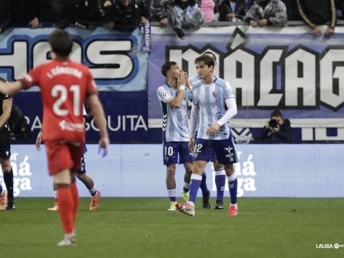 El Málaga sigue de dulce y destroza al Burgos (3-0)