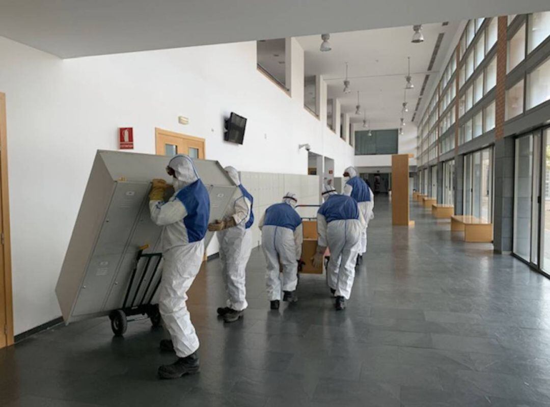 Trabajos de aconcidionamiento en la Faculta de Medicina de Albacete