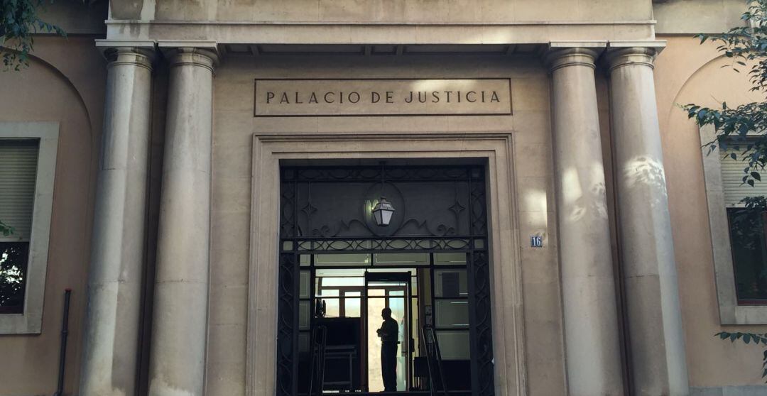 Fachado de la Audiencia Provincial de Jaén.