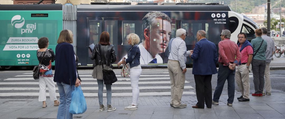 Un 42% de vascos quiere un cambio de gobierno en Euskadi