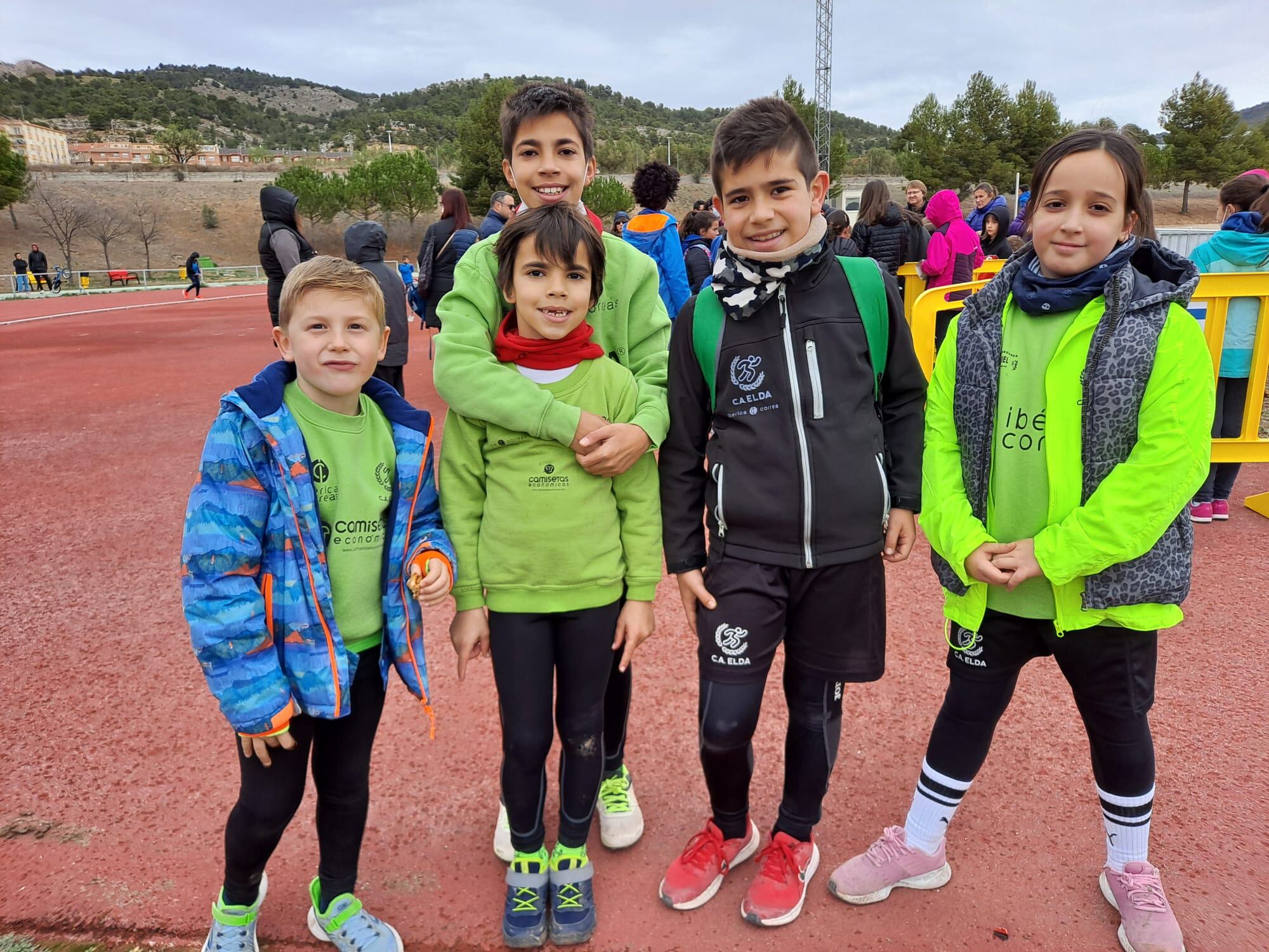 Los jóvenes atletas del Club Atletismo Elda siguen progresando