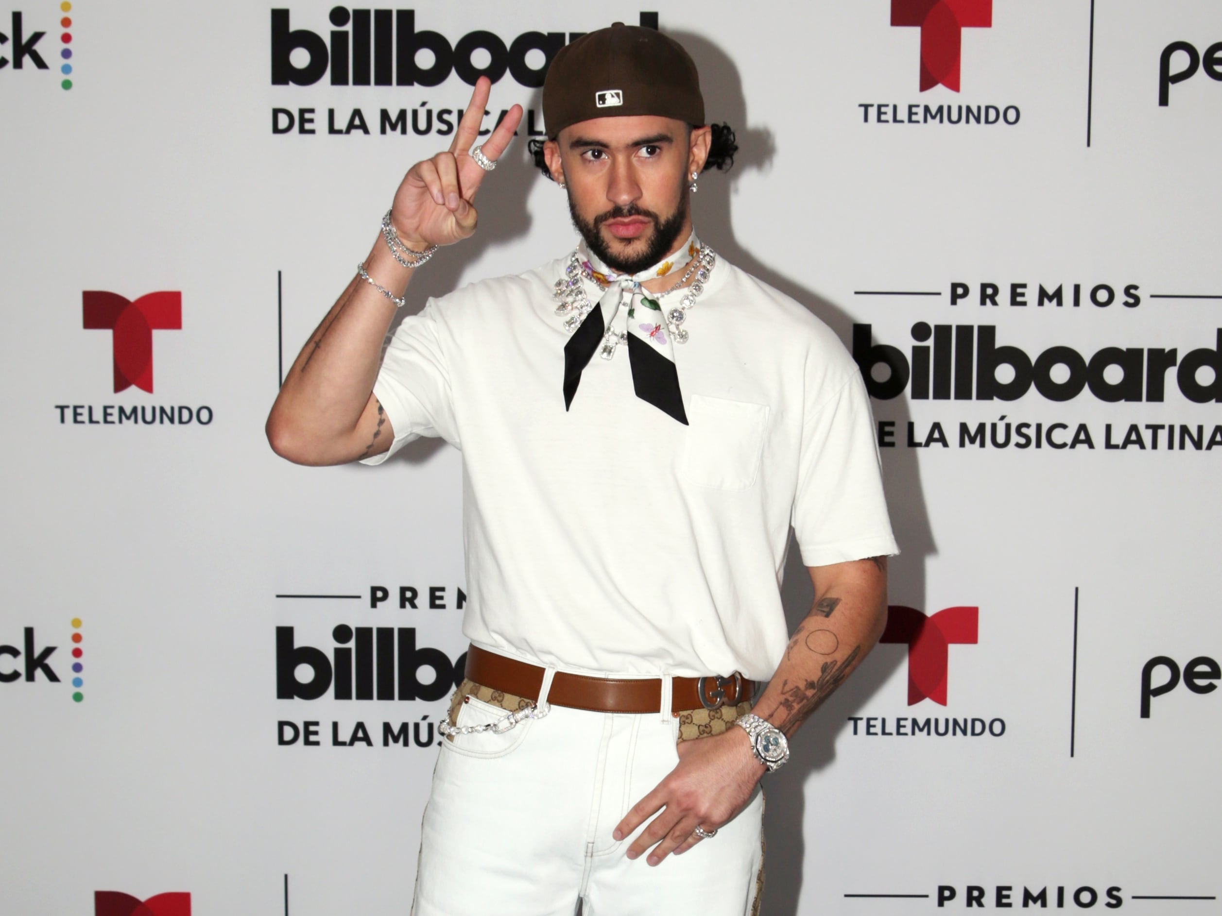 El cantante puertorriqueño Bad Bunny posa en la alfombra azul de los Premios Billboard de la Música Latina. EFE/Marlon Pacheco