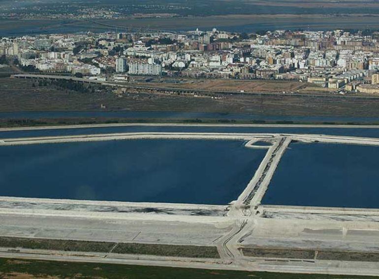 Imagen aérea de los fosfoyesos de Huelva.