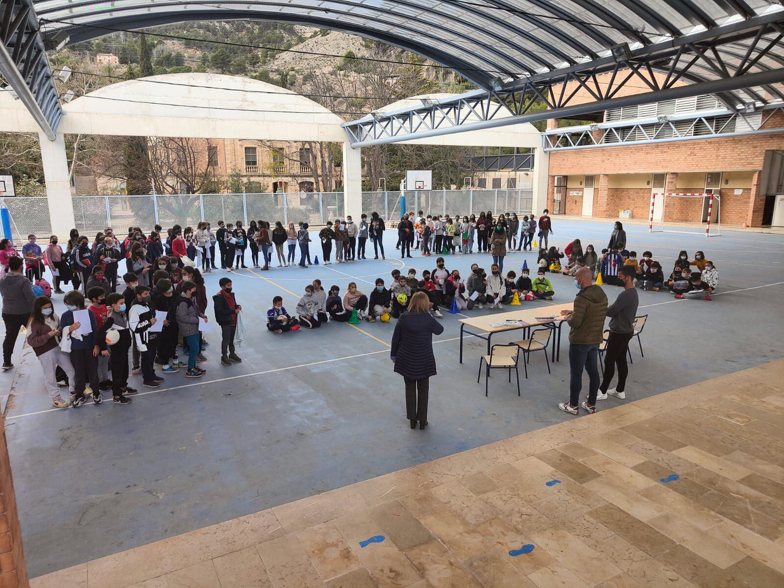 Jugadores del Alcoyano visitan el colegio El Romeral