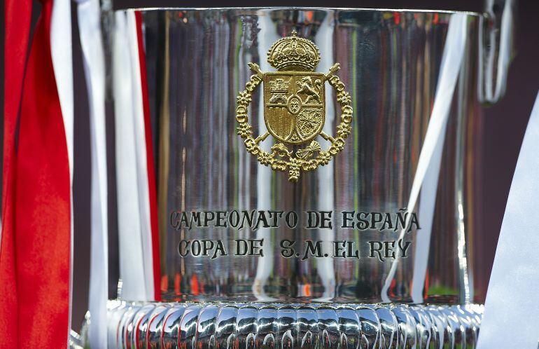 Detalle del trofeo de la Copa de S.M. el Rey