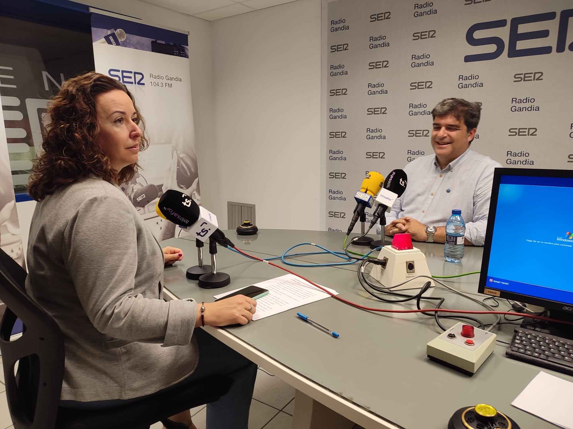 Luis Rodríguez de Rivera, en los estudios del Grupo Radio Gandia.