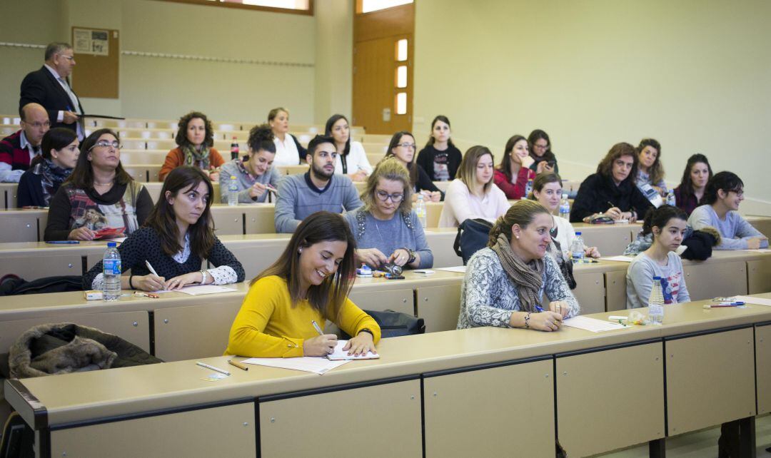 1.700 opositores médicos tratan de conseguir una de las 300 plazas que se ofertan en Castilla y León