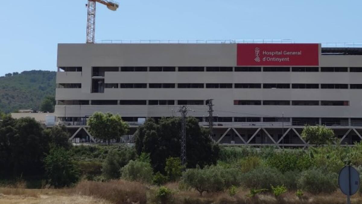 Entrevista a Maria José Molina, eixen a licitació els 2 primers contractes de mobiliari i senyalitica del nou Hospital d'Ontinyent