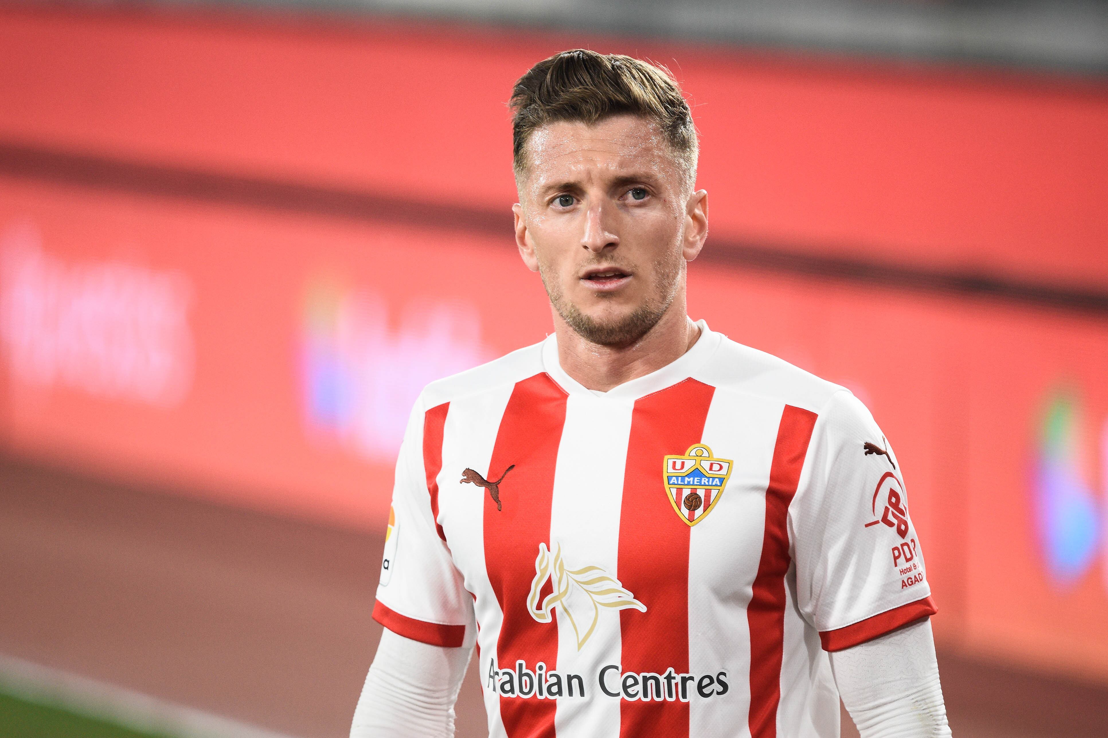 Balliu con el Almería en la temporada 2020-2021.