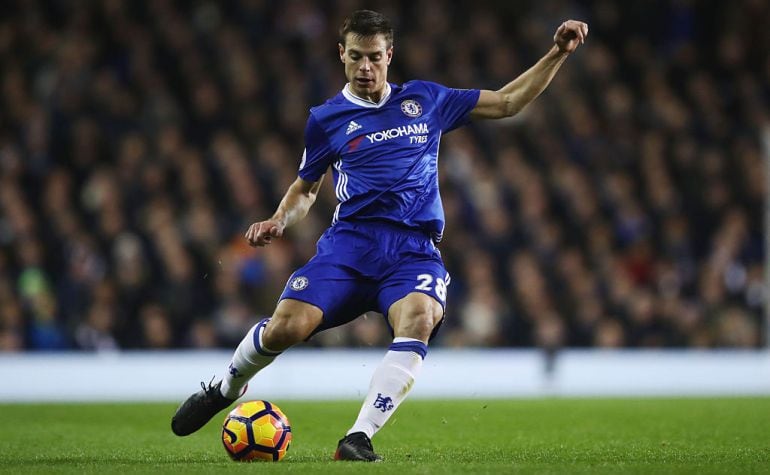 El lateral del Chelsea, César Azpilicueta, durante un partido con el club inglés.