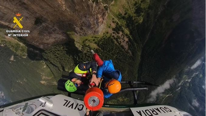 Rescate de dos escaladores en el Tozal del Mallo