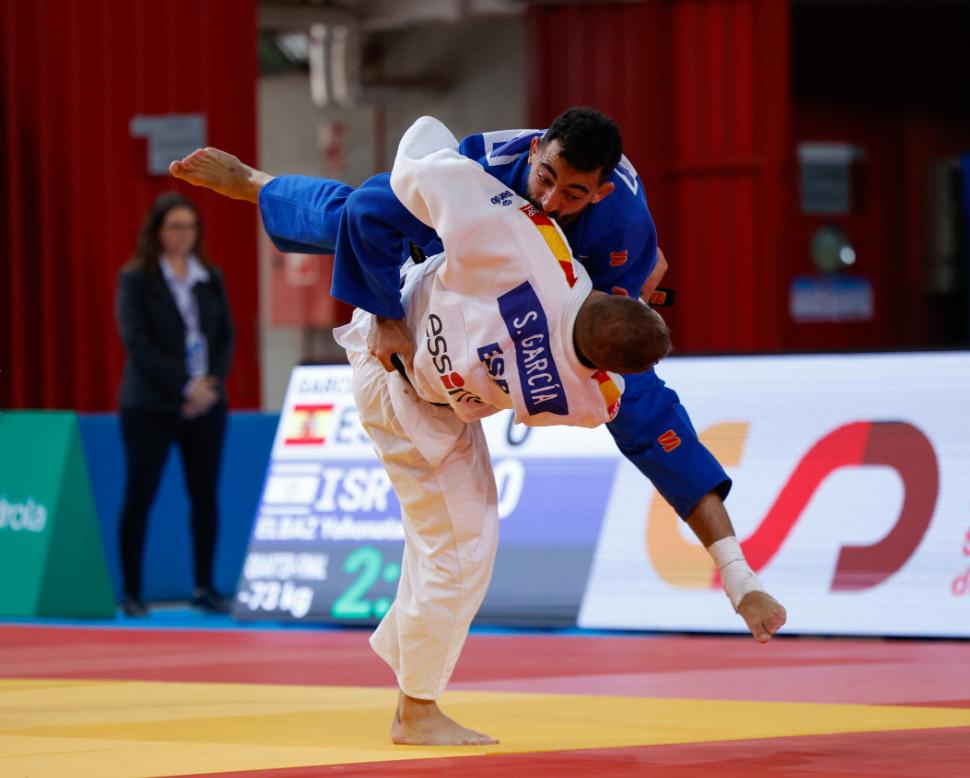 Imagen del combate de Sergio García en cuartos de final con su oponente israelí. Foto: CJB
