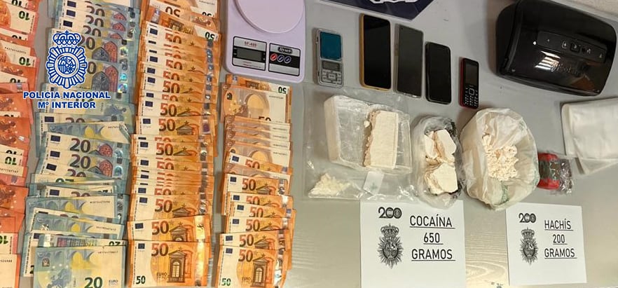 Detenido un hombre de 70 años por vender cocaína desde su domicilio en Alcobendas