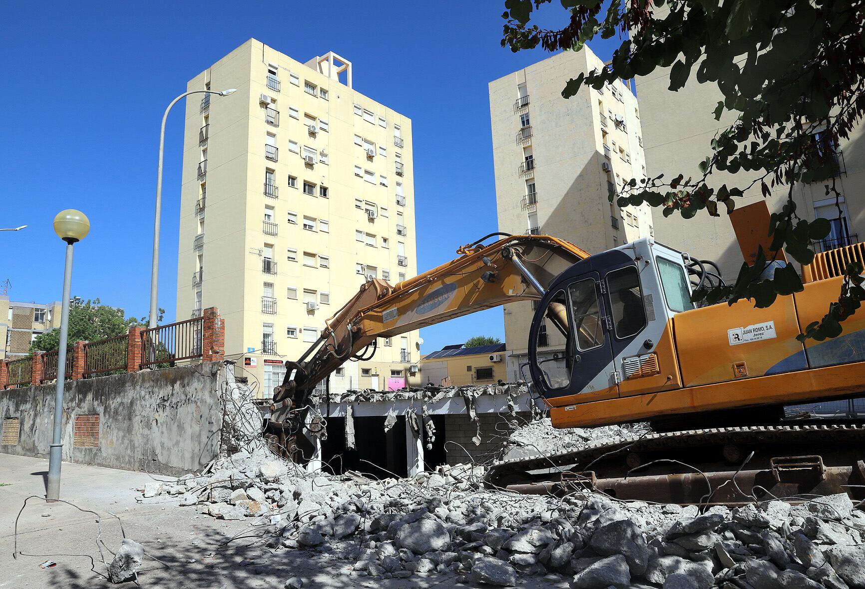Inicio de la demolición de plaza Venus