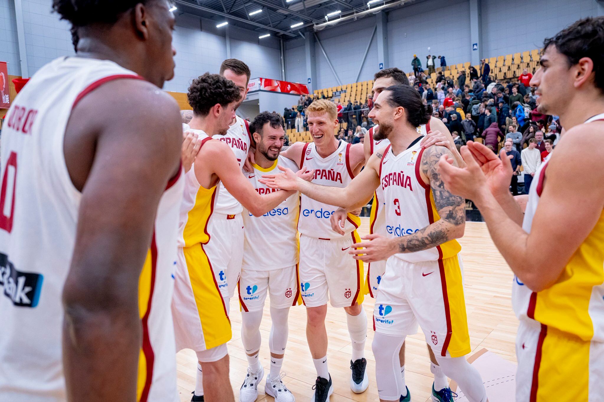 Los malagueños Alberto Díaz y Francis Alonso, celebrando la victoria de España