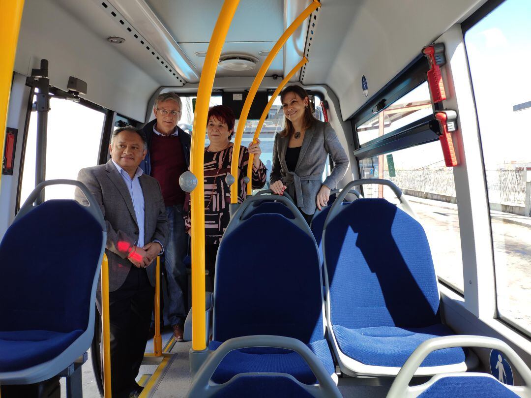 Interior de uno de los nuevos autobuses urbanos
