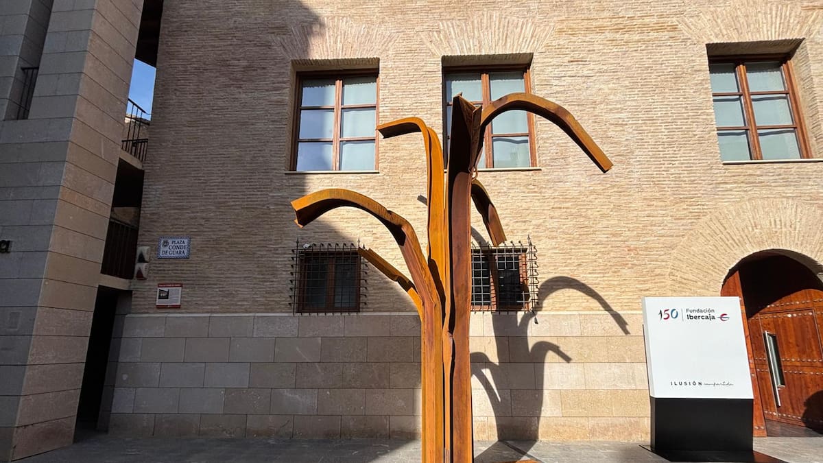 El "Árbol de hierro" de la Reina Petronila inaugurado por la Reina Letizia