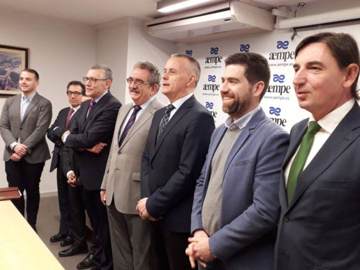 La patronal también defiende la permanencia de Ence