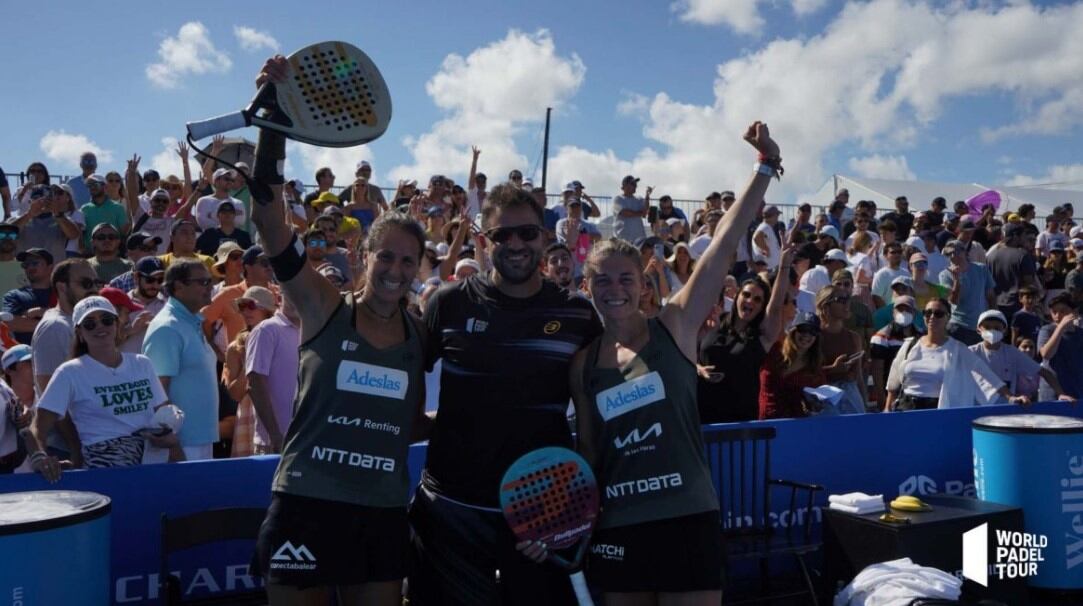 Triay, Salazar i el seu entrenador celebren la victòria a Miami.