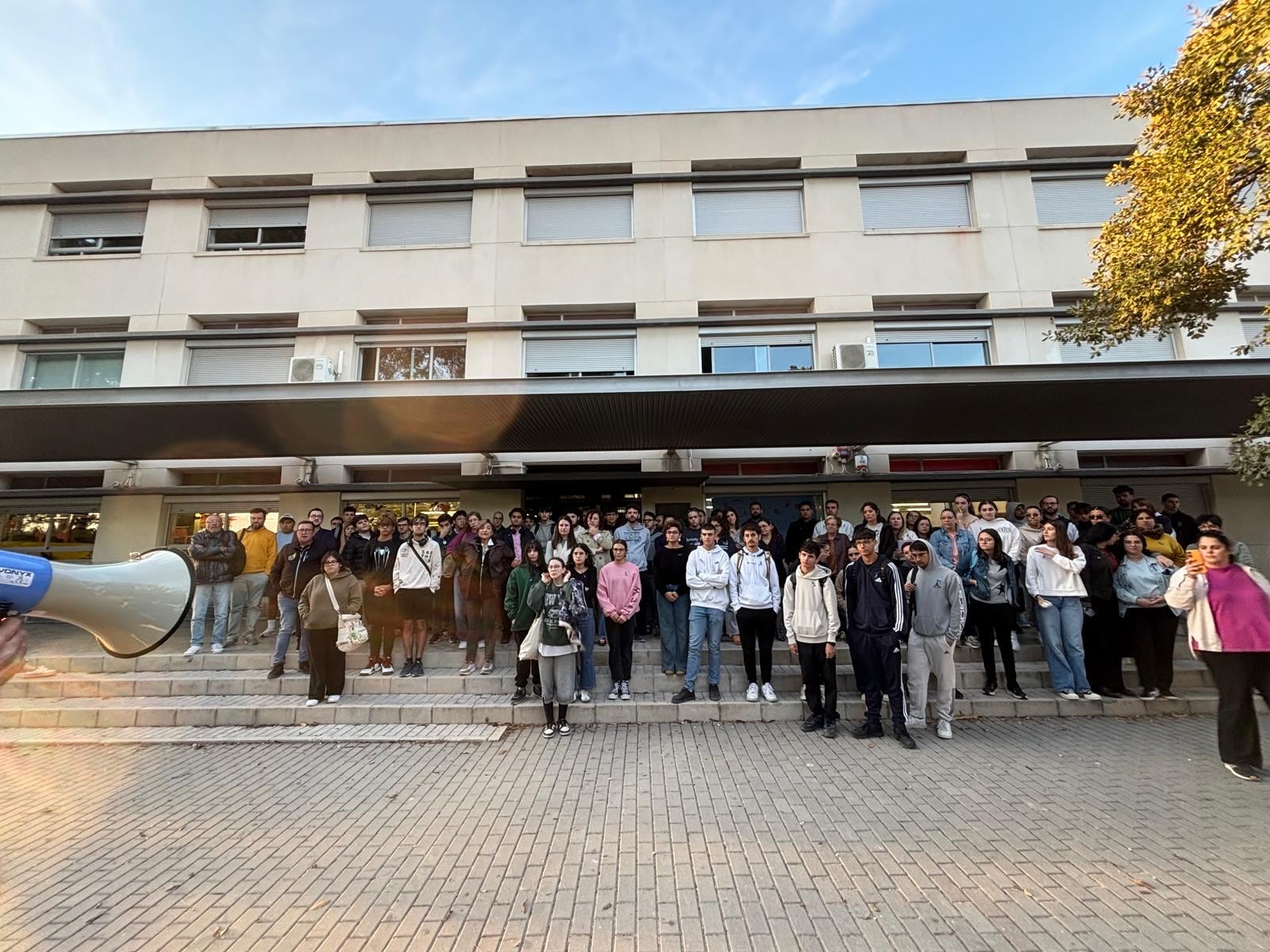 Concentración en el Instituto Hermanos Amorós