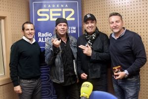 En radio Alicante Cadena SER presentando &#039;Hard Time Blues&#039;