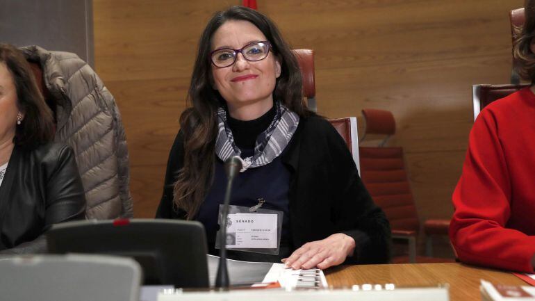 La vicepresidenta de la Comunidad Valenciana, Mónica Oltra, durante su comparecencia hoy ante la Comisión de Investigación de la Financiación de los Partidos Políticos del Senado, desde la que el PP indaga sobre las finanzas de las demás formaciones polít