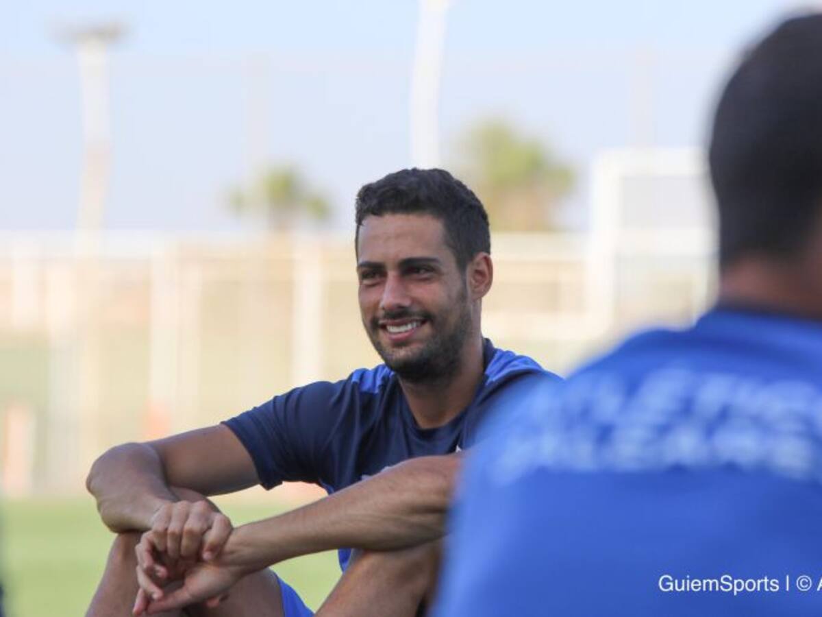 Álvaro Vega: "Si estamos unidos fuera del campo, se verá dentro"