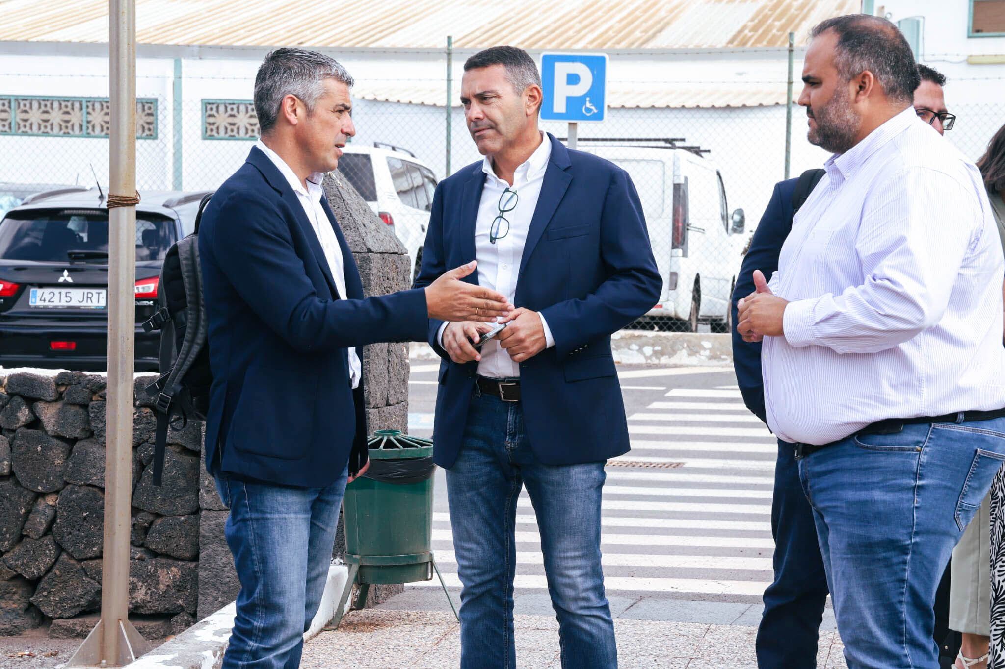 Oslwado Betancort, presidente Cabildo de Lanzarote y Narvay Quintero, consejero de Agricultura y Ganadería de Canarias.