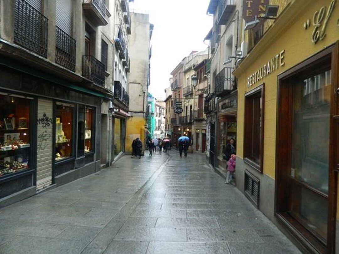 Las nuevas medidas permitirán la apertura del pequeño comercio sin cita previa pero con limitación de aforo