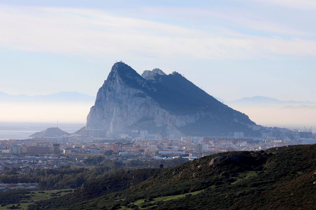 Una imagen de Gibraltar desde Sierra Carbonera.