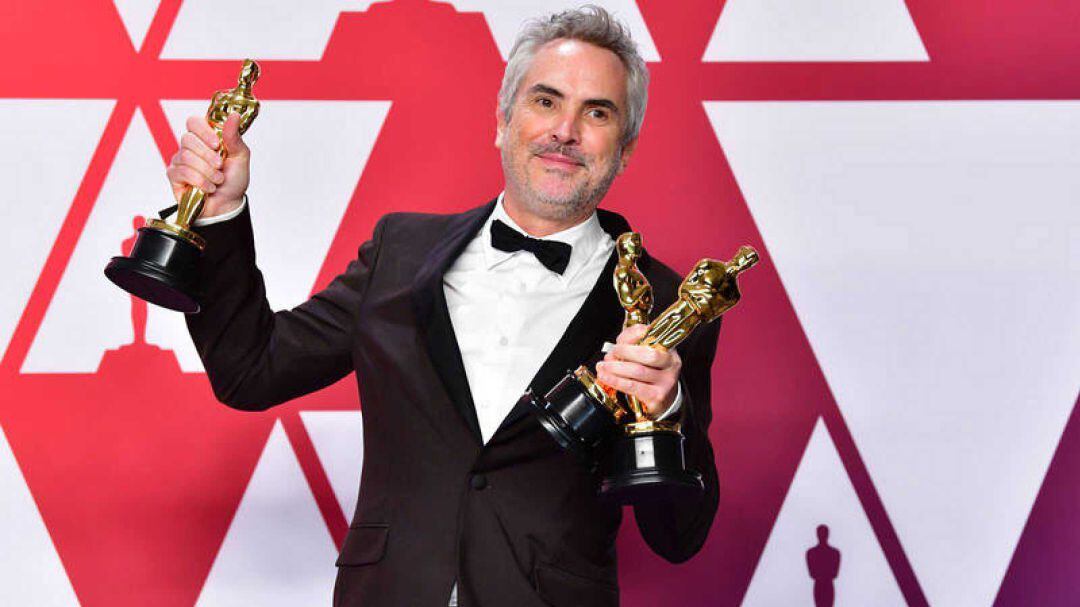 Cuarón recibiendo los Oscar en el año 2018