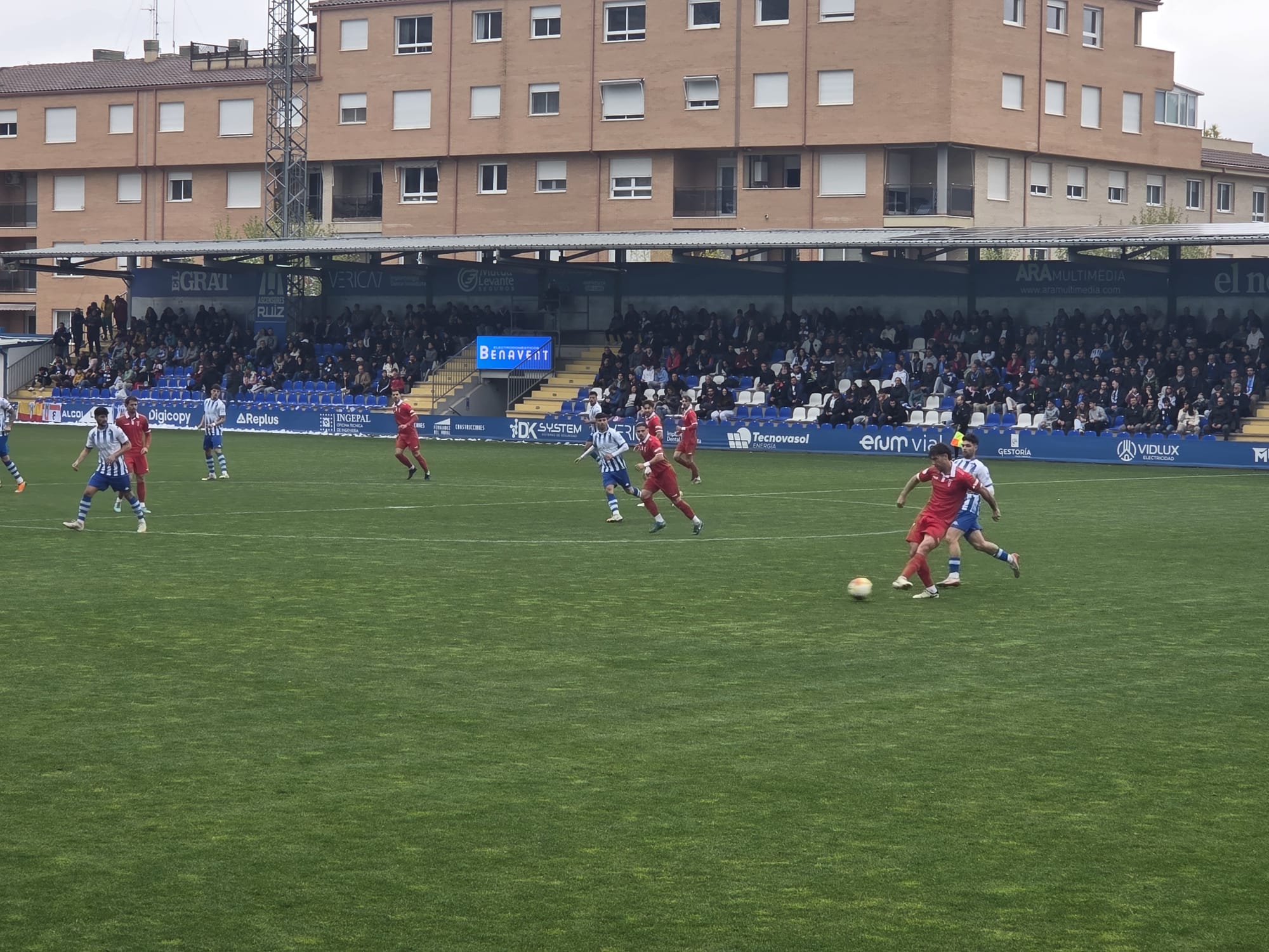 Instante del partido entre el CD Alcoyano y el Terrasa FC