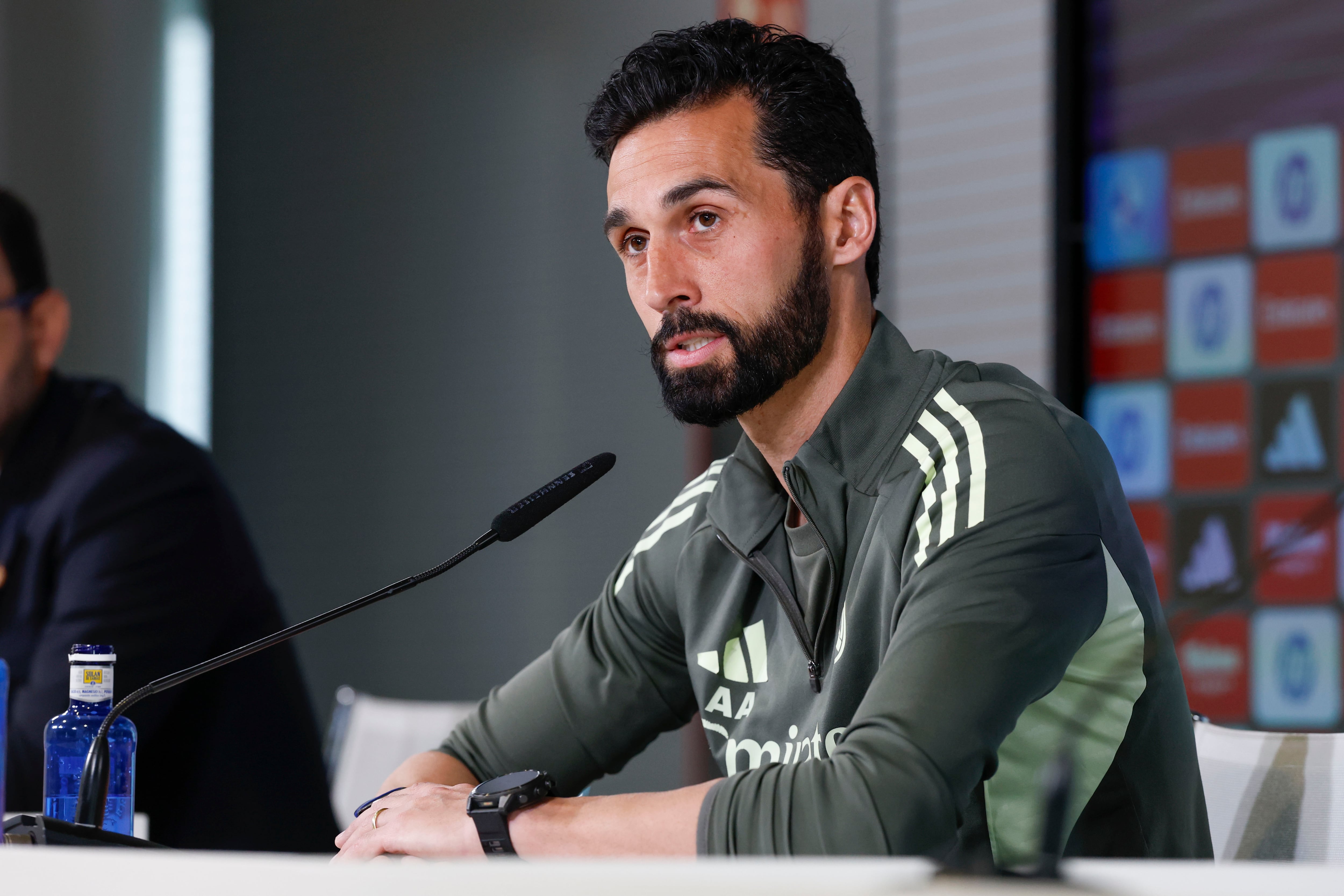 Álvaro Arbeloa, entrenador del Real Madrid, en la sala de prensa de Valdebebas