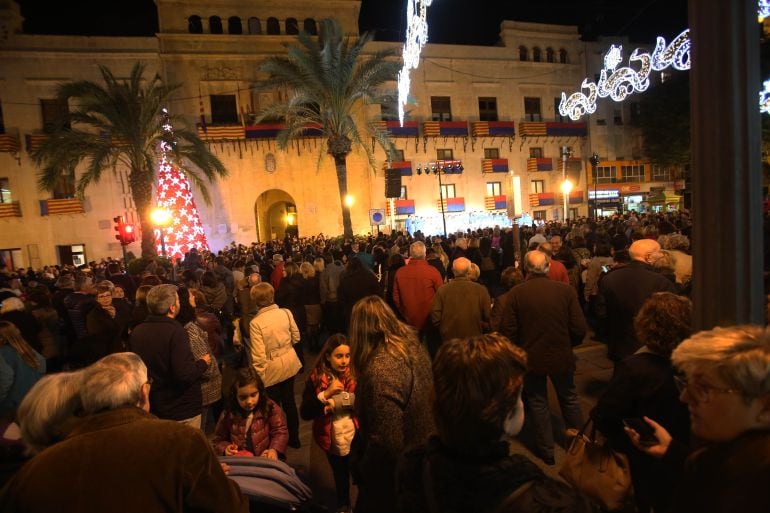 Un momento de la inauguración de las luces de Navidad