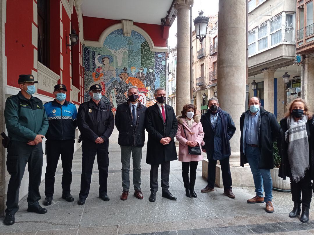 Presentación del dipositivo que busca la seguridad en el comercio en navidad