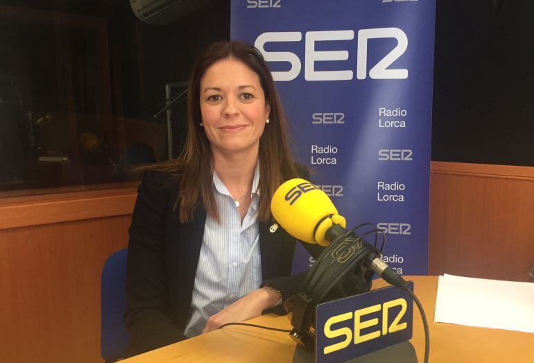 La alcaldesa de Águilas, Mari Carmen Moreno, en los estudios de Radio Lorca.