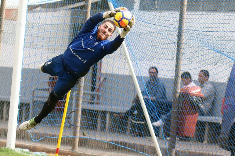 El meta tinerfeño podría salir del CD Tenerife a final de temporada